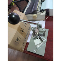 Máy dập bo góc bằng tay Máy dập bo góc bằng tay